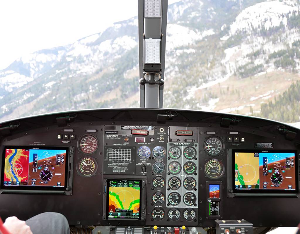 The Alpine Aerotech kit consolidates inputs into highly accurate and reliable Altitude/Heading Reference Systems (ADAHRS) displayed on large 10.6” touchscreens. Alpine Aerotech Photo