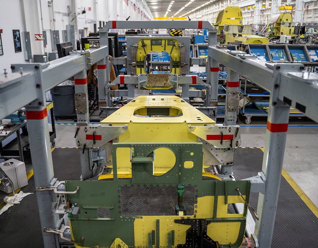 The cabin of an Czech Republic AH-1Z is loaded onto the manufacturing line at the Amarillo Assembly Center to begin production. Bell Photo