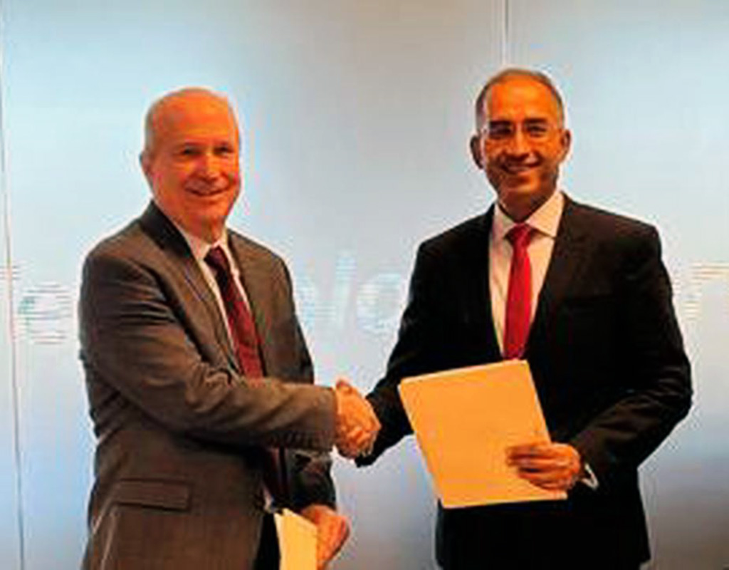 Martin Peryea, CEO (left) of Jaunt Air Mobility signs an agreement with Amit Chadha, CEO & MD of LTTS. LTTS Photo