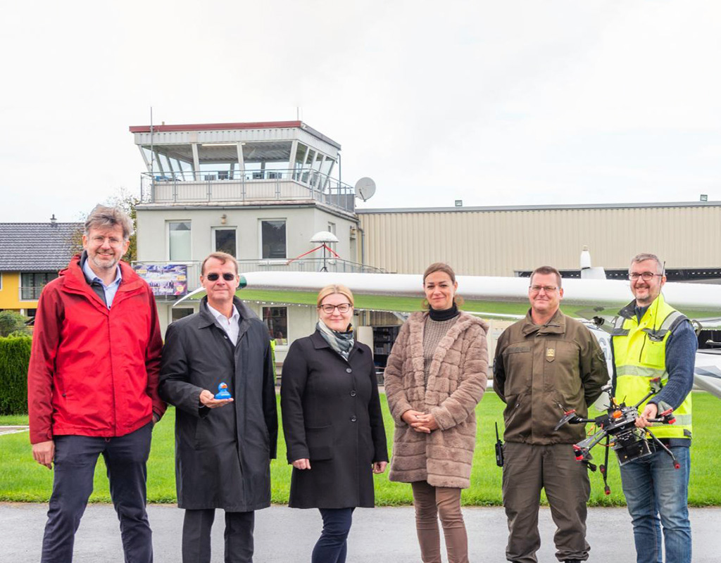 The partners from the scientific, drone and aviation industries demonstrated possibilities and challenges of integrating unmanned flights into urban airspace shared with manned aviation. Markus Haslinger Photo