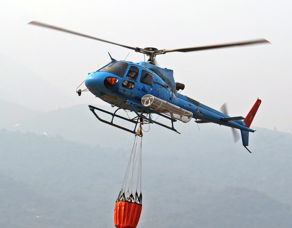 Ecocopter’s aircraft and specialized crews play a key role in battling Chile’s wildfires. Ecocopter Photo