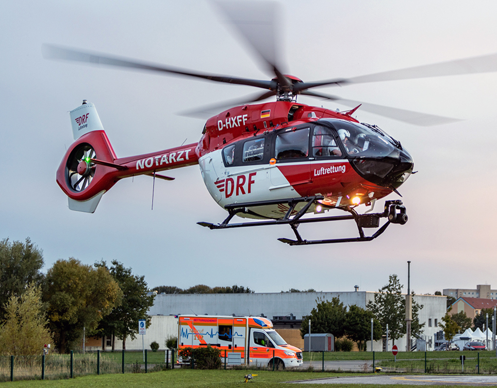 The helicopters and aircraft of the non-profit air rescue organization were alerted 39,308 times between January and December 2022. DRF Luftrettung Photo