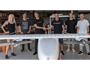 Left to right: Jasmine Kent (CTO Dufour Aerospace), Andy Lee (Lead Engineer Stress Dufour Aerospace), Giovanni Cavolina (CCO 9T Labs), Simon Bendrey (Head of Design Dufour Aerospace), Hannes Schütte (Sales Manager 9T Labs), Matteo Arnoldi (Technical Program Manager 9T Labs)